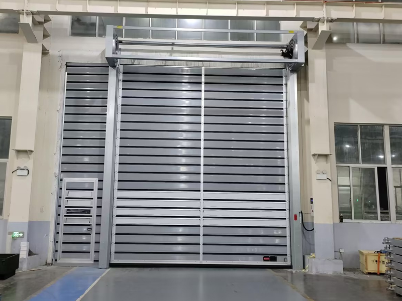 What are the reasons why the quick door cannot be closed properly?